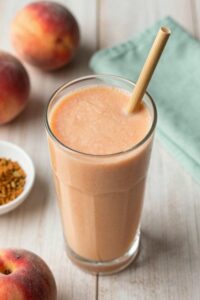 creamy cardamom peach smoothie