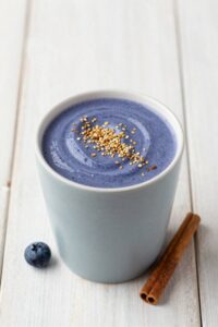 delicious healthy blueberry smoothie