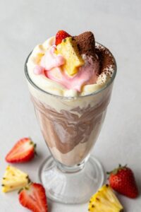 refreshing banana split smoothie