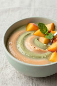 spinach and peach smoothie